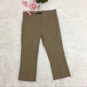 NWOT. Khaki Capris stretchy size M